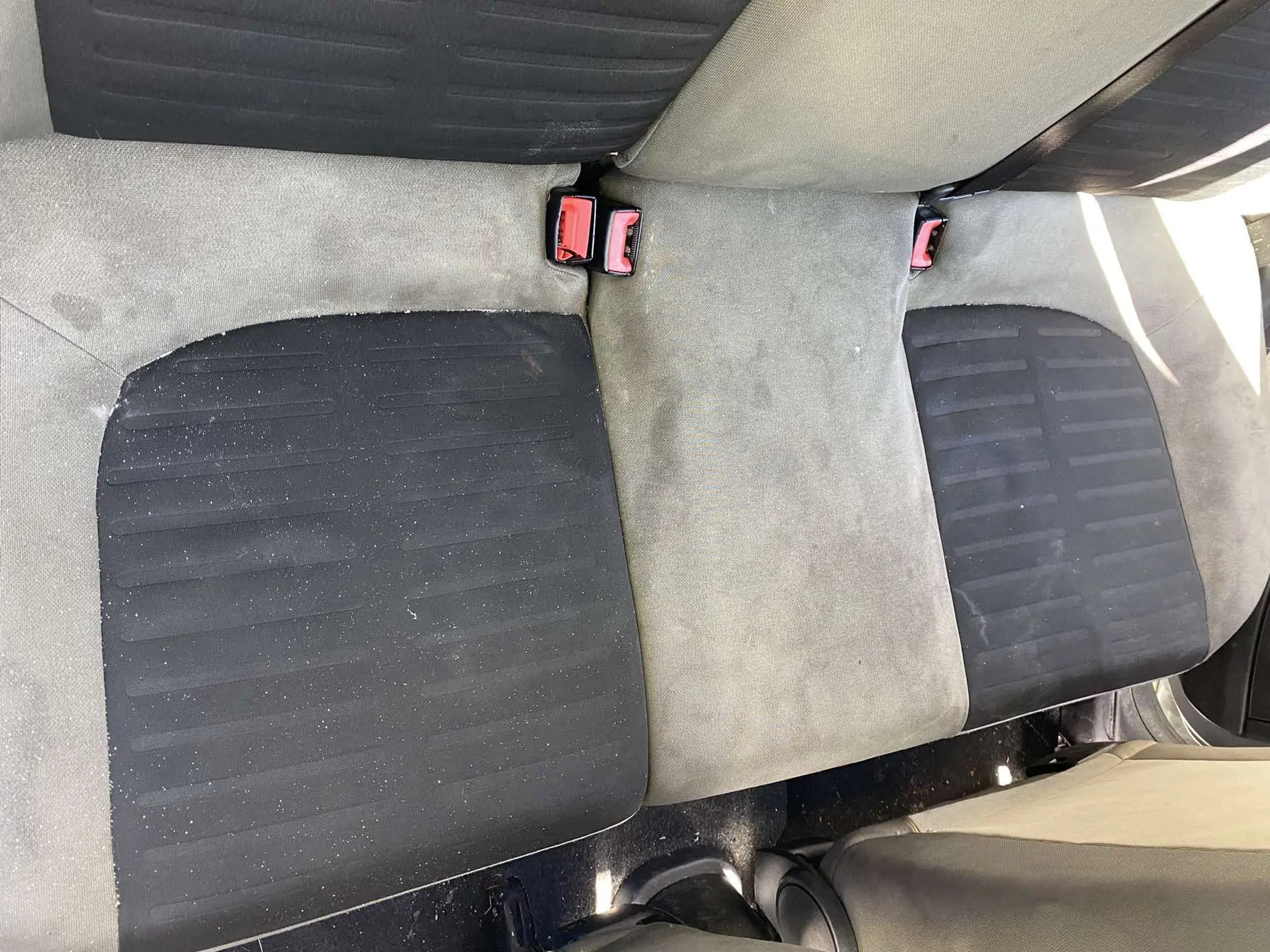 Banquette de voiture avant intervention