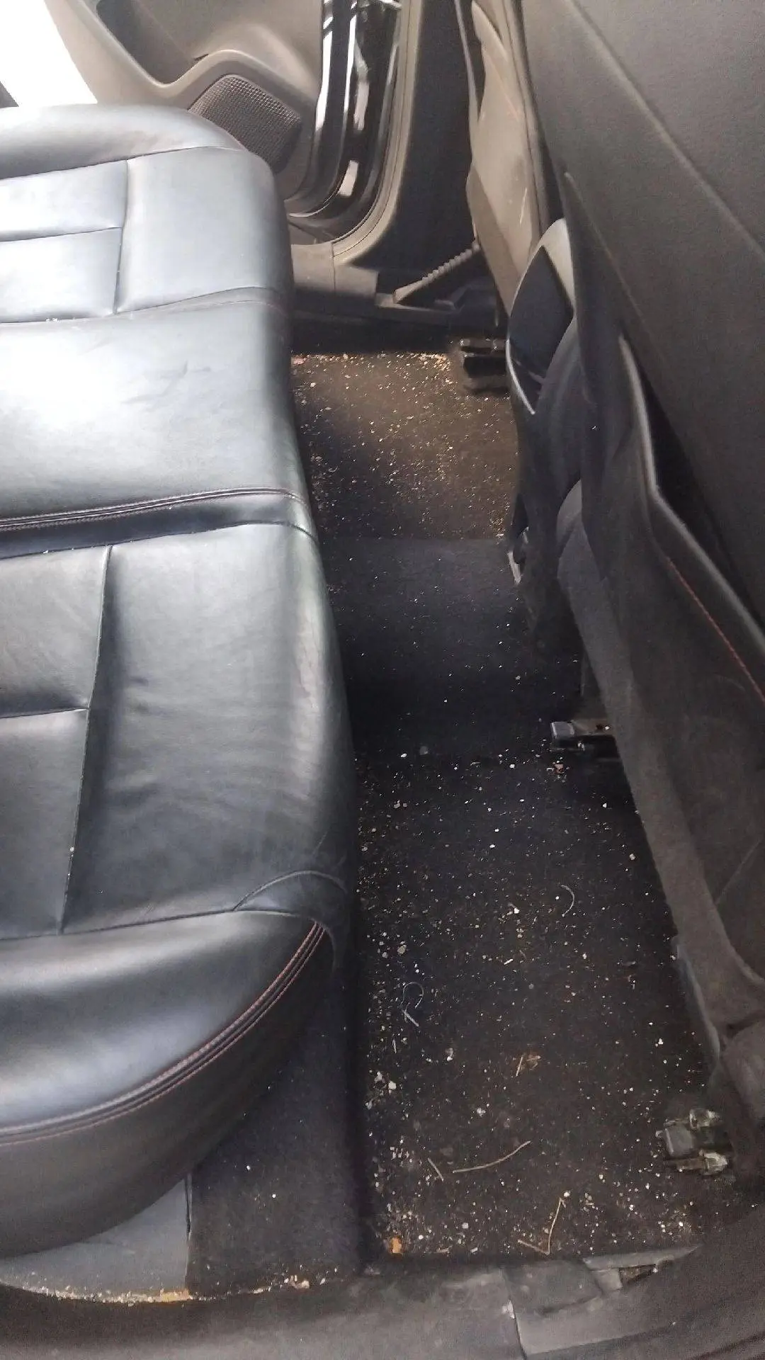 CSièges arrières de voiture avant intervention